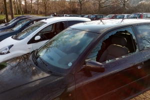 Fyns Politi har modtaget otte anmeldelser om indbrud i biler parkeret på Dannebrogsgade i Odense.