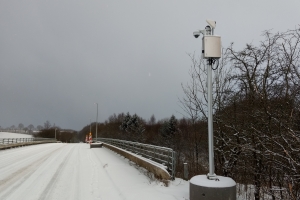27. februar 2018. Videokameraer sat op ved motorvejsbro ved Skallebølle. Foto: Ole Holbech
