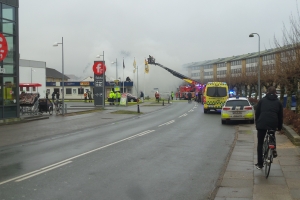 En malerforretning på Ravnholtvænget i Odense stod torsdag over middag i flammer.
