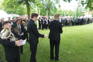 Godt 450 medlemmer af Odense Skyttelaug var tirsdag samlet til den rituelle skyttelaugsfest i Ansgar Anlæg.