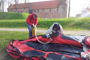 Marinearkæologer undersøger voldgrav ved Nyborg Slot
