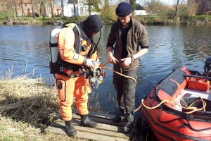 Marinearkæologer undersøger voldgrav ved Nyborg Slot