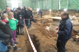 Skeletterne vælter op af jorden ved Albani Torv i Odense.