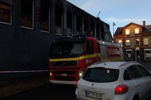 23. februar 2018: En café på Skibhusvej i Odense er nedbrændt natten til fredag, oplyser Fyns Politi. Rema 1000 i stueetagen ramt af vandskade. Foto: Ole Holbech