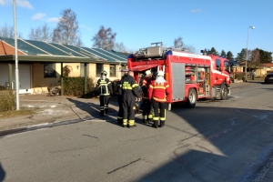 17. marts 2018: Lørdag morgen måtte brandfolk efterslukke brand på Juvelvej i Tarup. Foto: Ole Holbech