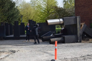 En skulptur lavet af kunstneren Ingvar Cronhammar er blevet solgt til skrot i Odense.