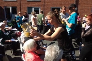 14. maj 2018: En uge før kronprins Frederik løber Royal Run i Odense, tog 87 beboere fra forskellige plejecentre i Odense forskud på løbet med deres helt eget Royal Run. Foto: Ole Holbech