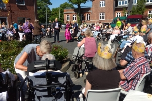 14. maj 2018: En uge før kronprins Frederik løber Royal Run i Odense, tog 87 beboere fra forskellige plejecentre i Odense forskud på løbet med deres helt eget Royal Run. Foto: Ole Holbech