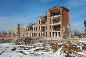 6. marts 2018: Nordre Skole i Svendborg bliver revet ned.  120.000 af de gamle mursten genbruges i nyt byggeri. Foto: Ole Holbech