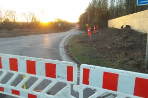 Mandag morgen har Vejdirektoratet lukket tre motorvejsramper i det sydlige Odense. Det har allerede nu medført store trafikale besværligheder.