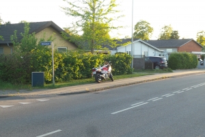 Mand død på motorcykel