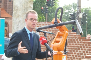 Esben Lunde Larsen(1)