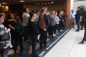 Op mod 500 elever fra handelsuddannelserne på Tietgen Business var tirsdag formiddag til virksomhedsdating på Odense Rådhus.